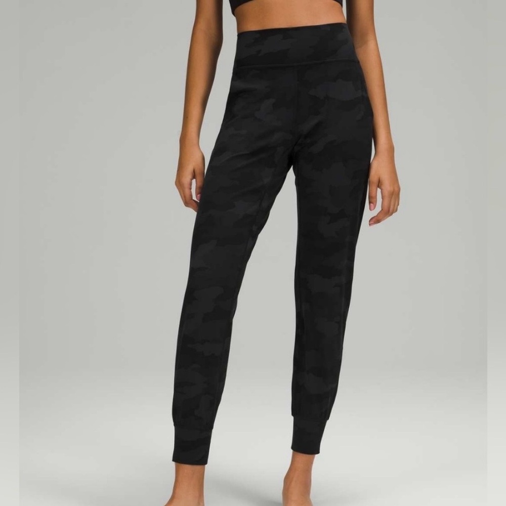 lululemon athletica Womens camo align joggers black camouflage pants size 4